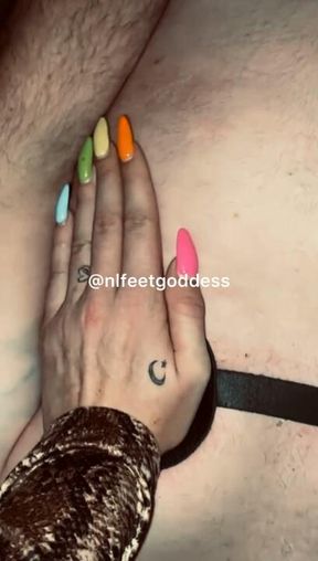 Nipple play and a little bit joi 😈