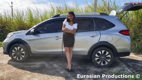 309 - Hanna revving Honda before work