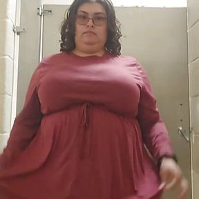 BBW Mastubates with Stall Door Open in Common Bathroom