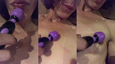 « Flash back canapé »Je lèche mon vibro et salive sur mon corpsMes seins...