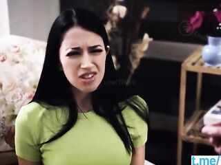 Allies making a trade to have a more excellent night. SUBTITLED.