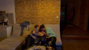 cunni et baise cochonne en trio