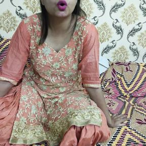 Indian step mom and step son ka najayaz walla pyar bete se chudwa kar aapna yaar bana liya hindi dirty talk saarabhabhi6 hot