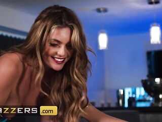 Game Room 3some Sophie Reade, Mae Winters Brazzers