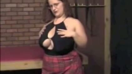 Big bottomed slut with sweet melons is looking super hot in her plaid skirt