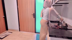 My friend's mother made me horny while washing dishes in the kitchen