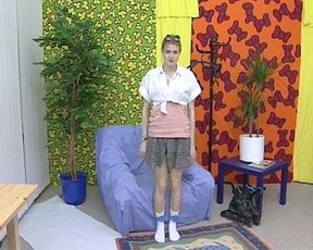 Slim Ivone Shows Her Pussy Hair Softlip