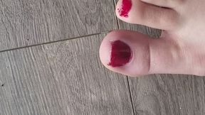POV Painting My Toenails