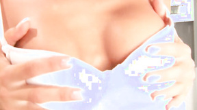 Gorgeous Avery Is Playing With Her Eager Quim