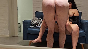 tiene sexo con un desconocido a cambio de una propina
