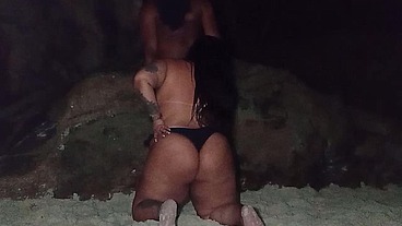 Negão não aguentou a pressão da bbw rabuda e acabou gozando de pau mole