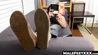 MaleFeetXXX.com - Voyeur guy finds pleasure in watching jock Kal Handsome's suckable