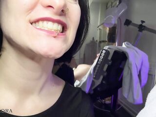 Biting Mastix get her Teeth into her Thrall