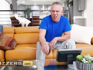 BRAZZERS - Nichole Saphir’s Anal Play Gets Hotter When Mick Blue Finds Her Remote And Turns Up The Vibes