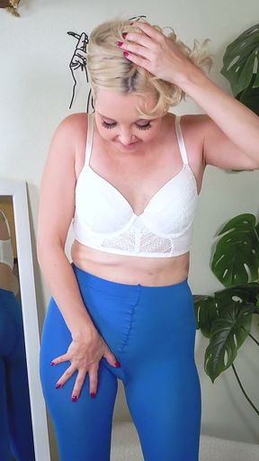 Aaliyah Love - Pantyhose Dildo