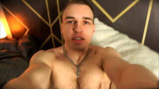 Amatör genç Rus erkekler, büyük penisleriyle anüslerinden sikildi.