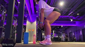 forbidden gym bathroom ritual - yellow piss & climax