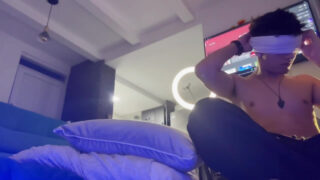 Amatööri laiha teinit raakana panevat isoa penistä lihasseksinukkea kotitekoisessa videossa