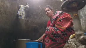 Desi indian bihari wife having bath and saree remove boob show in birth room