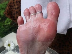 Amateur Foot Fetish Girlfriend Sucks and gives a Footjob