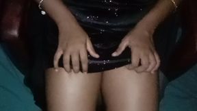 sri lanka teen girl pleasing her pussy solo