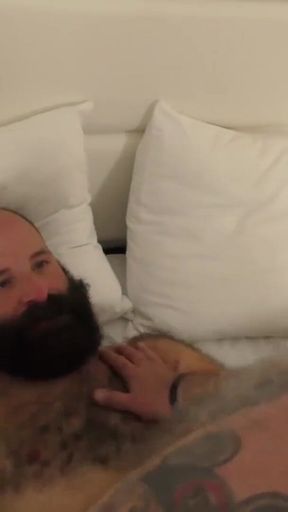 BEARFILMS - Big bear Kurt Jacobs raw fucked by Machael Johnson