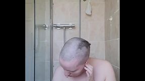 Jump in the bath with me as I do a quick clipper shave of my head. I honestly love these new clippers, they are so fast and e...