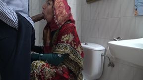 A Horny Turkish Muslim Wife Meets With A Black Immigrant In Public Toilet 5 Min