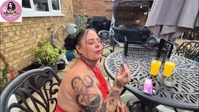 Smoking with Joolz