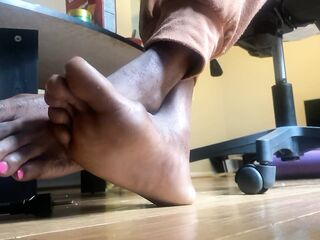 Feet Fetish Delight: Worship My Feet Below the Desk During the time that I Wrk - A Foot-Focused Dream!