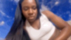 Cruel Giantess Eats Cars for Lunch