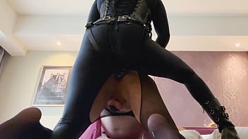 Mistress DominaFire Strapon Pegging Latex Slut