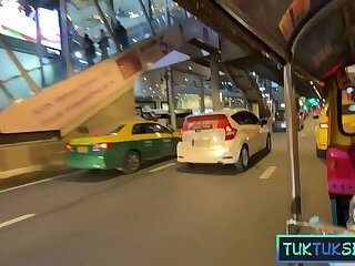Big tits Thai teen really gets into it after the TukTuk ride home