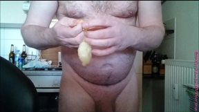 halb volles kondom mit sperma aus eis