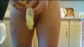 halb volles kondom mit sperma aus eis