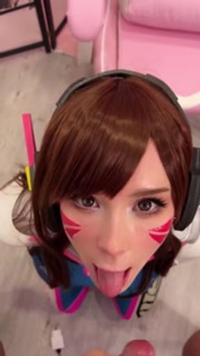 &nbsp;Girl Cosplay D.Va from Overwatch and Sucks Dick till Facial