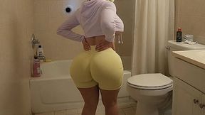 Petite Big Ass Girl Spied on in the Bathroom