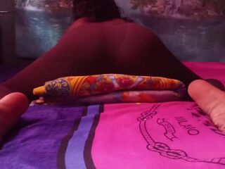 AMATEUR DRY HUMPING COUCH SNATCH SHOW????