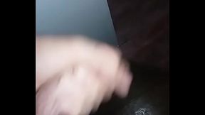 Homem novinho fracassado na punheta gostosa