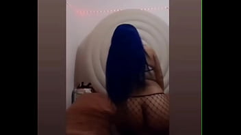 Lala vous offre un petit cadeau pour les plus coquins j&#039_ai la chatte bien ...
