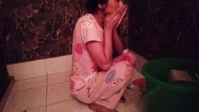 Desi bhabhi bathroom video mms