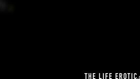 ”Bombshell brunette Lexi Dona uses a vibrator”