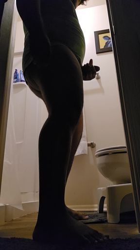 Dad jerks off while getting ready