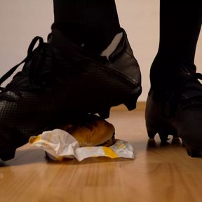 EXTREM CRUSHING CHEESEBURGER SOCCER SHOES SIZE 15