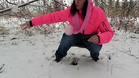 Hot piss on cold snow. Mature pussy peeing outside on a frosty winter day as pre-Christmas snow falls. Amateur dirty fetish in a public place.