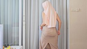 Stunning Hijab: Try-on Modern Dresses with a Twist