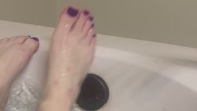 ???? Purple Toes in Whirlpool Bliss ????