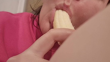 Couple Vore - I eat a banana from my friend's pussy - Exploring stomach digestion banana with Pillcam