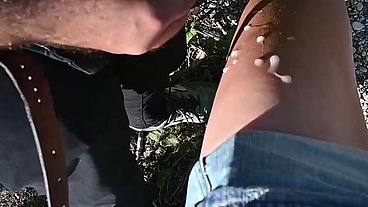 Quand je filme un porno et qu’un inconnu vient me gicler sur la cuisse ...