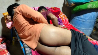 Cặp đôi đồng tính người Ấn Độ ở trường đại học hôn nhau say đắm dẫn đến màn quan hệ tình dục qua hậu môn với dương vật cực lớn và màn oral sex nóng bỏng.